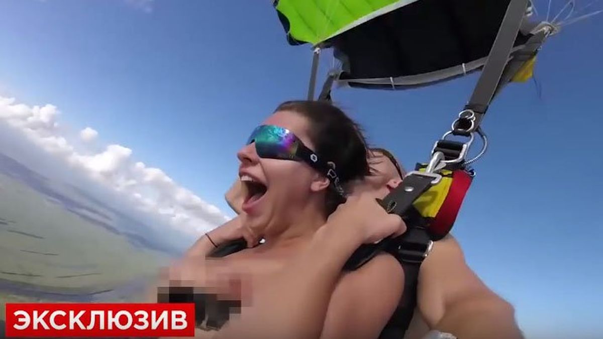 Video: actriz porno se tiró desnuda en paracaídas