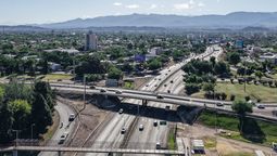 Este jueves se conocieron quiénes son las dos empresas a las que se les adjudicó la reforma del Acceso Este en el tramo que comprende la comuna de Maipú. Este jueves se conocieron quiénes son las dos empresas a las que se les adjudicó la reforma del Acceso Este en el tramo que comprende la comuna de Maipú.