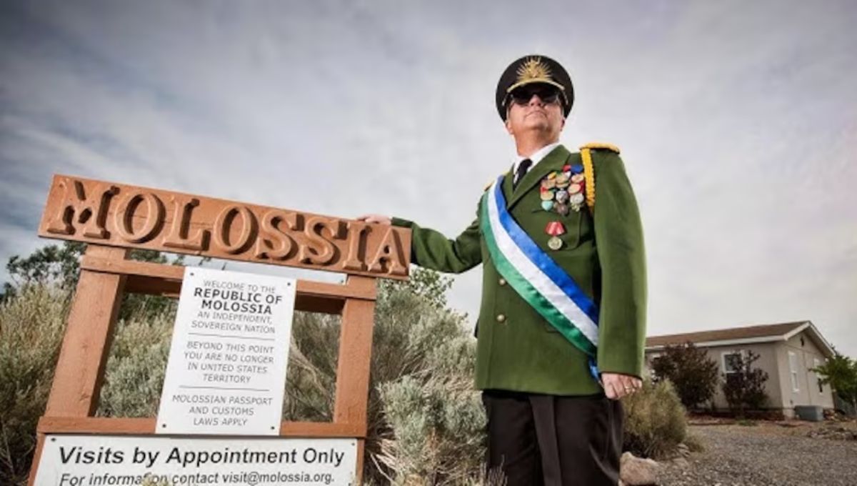 Moneda sabor a galletas y marina sin mar: la República de Molossia, el