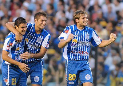 El Tomba confirmó su paternidad ante Boca y goleó 4 a 1 en La Bombonera