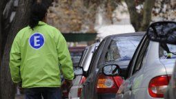 Comienza a regir el estacionamiento medido en el Parque Cívico