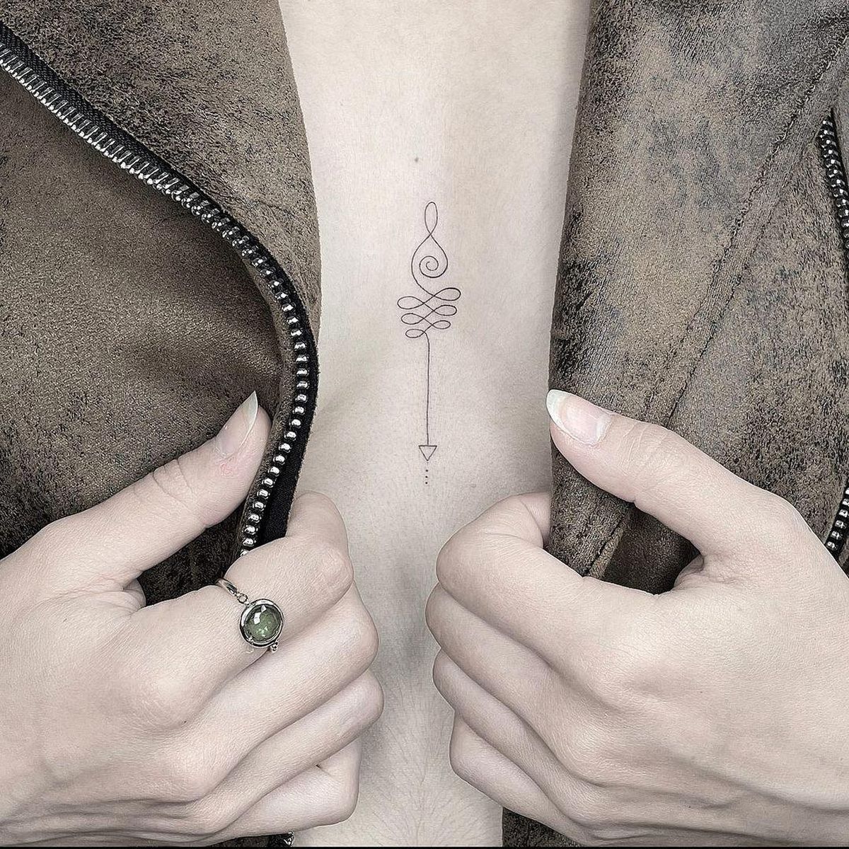 Este tatuaje es muy bello estéticamente. Este tatuaje es muy bello estéticamente.