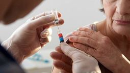 Ante la suba de casos de gripe H3N2, sobre todo en Mendoza y en Santa Cruz, las recomendaaciones del Ministerio de Salud de la Nación es colocarse la vacuna, sobre todo en los grupos de riesgo. Ante la suba de casos de gripe H3N2, sobre todo en Mendoza y en Santa Cruz, las recomendaaciones del Ministerio de Salud de la Nación es colocarse la vacuna, sobre todo en los grupos de riesgo.