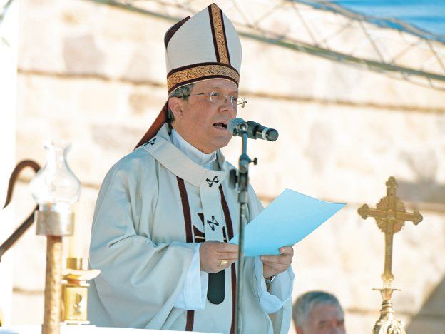 Carlos María Franzini, arzobispo de Mendoza, investigó puertas adentro de la Iglesia -y con leyes de la Iglesia- el caso de los dos monjes denunciados por el seminaristas. Carlos María Franzini, arzobispo de Mendoza, investigó puertas adentro de la Iglesia -y con leyes de la Iglesia- el caso de los dos monjes denunciados por el seminaristas.