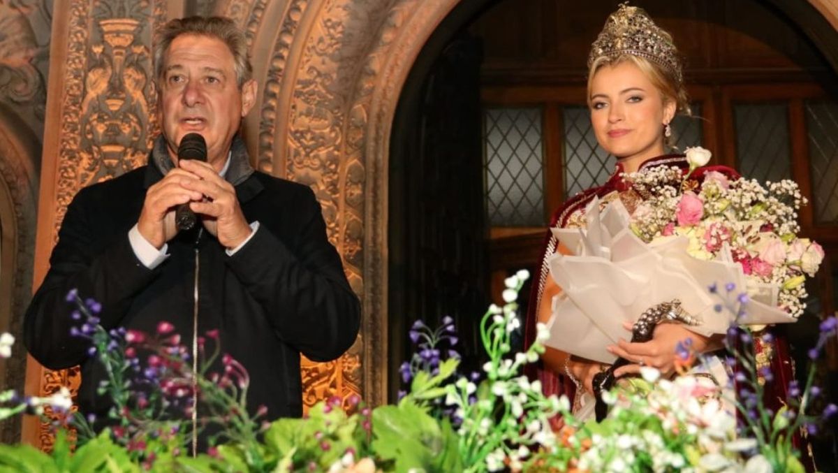 El intendente de San Rafael, Omar Félix, junto a la nueva Reina Nacional de la Vendimia, Azul Antolínez. El intendente de San Rafael, Omar Félix, junto a la nueva Reina Nacional de la Vendimia, Azul Antolínez.