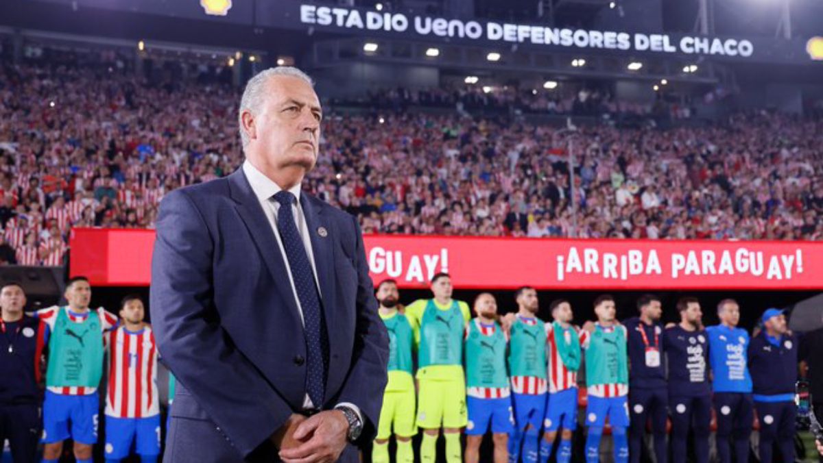 Gustavo Alfaro continúa invicto al frente de la Selección de Paraguay.