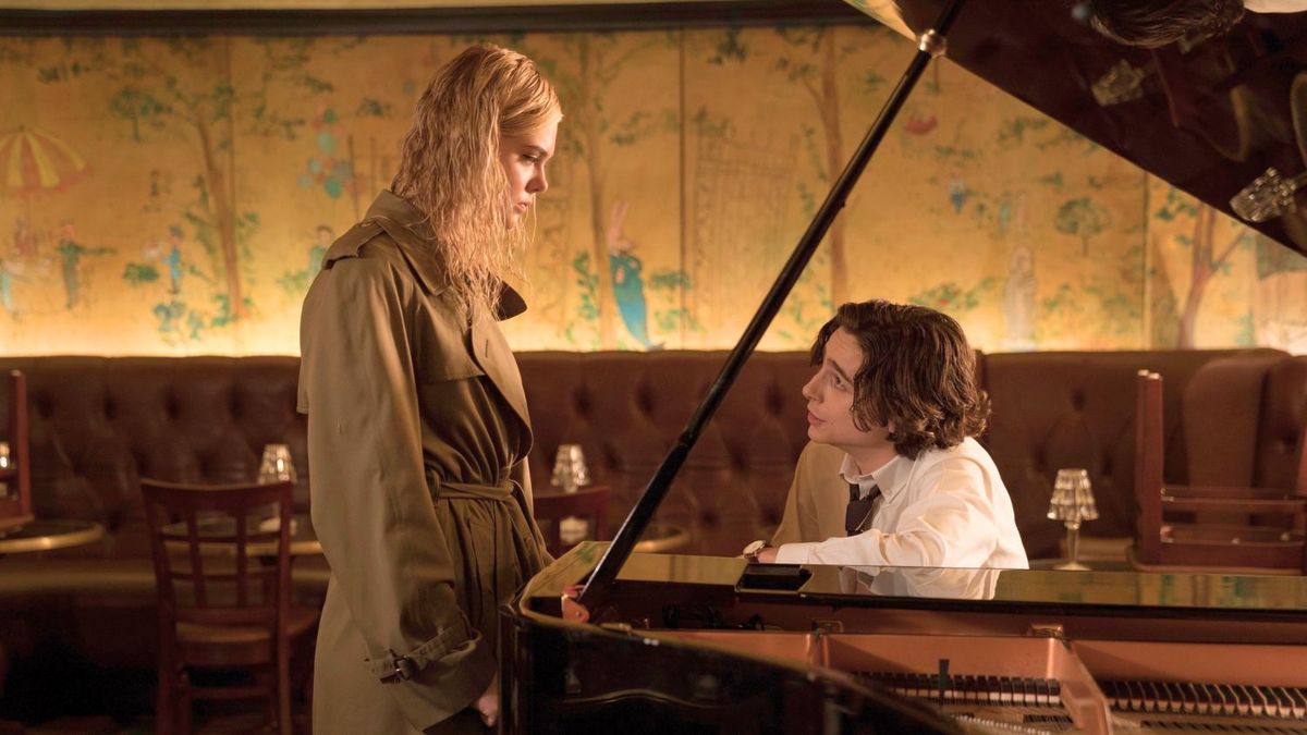 Un d&iacute;a lluvioso en Nueva York es una pel&iacute;cula de Netflix que protagonizada por Elle Fanning y Timoth&eacute;e Chalamet.