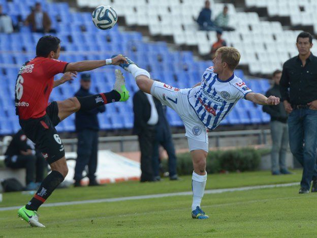 Newells le ganó al Tomba con un gol de Alexis Castro