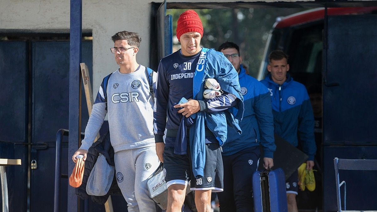 Alex Arce es muy querido por sus compañeros y los hinchas de la Lepra. Alex Arce es muy querido por sus compañeros y los hinchas de la Lepra.