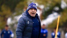 Maradona dirigió su primera práctica como DT de Gimnasia La Plata