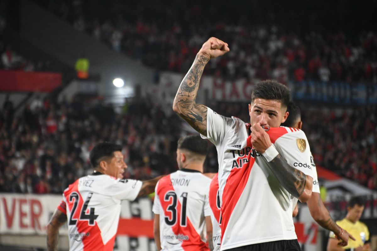 Enzo Fernández ratificó su gran momento y marcó el primero de River ante Fortaleza
