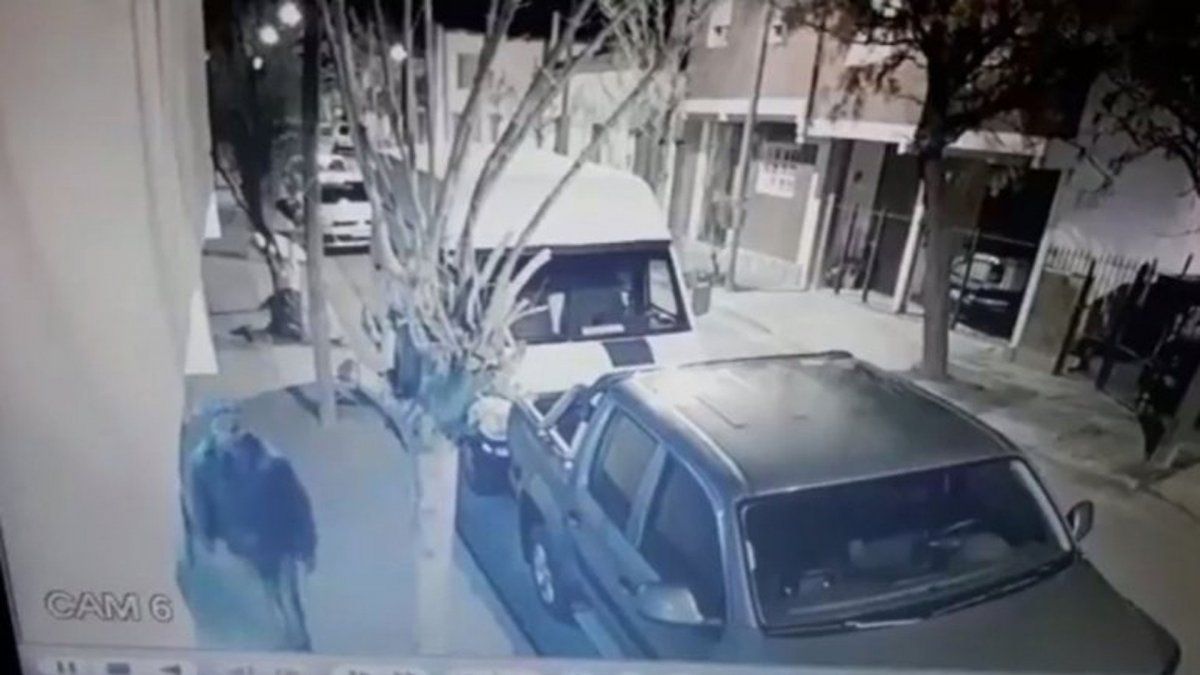 Le cortó los frenos al auto de su ex y quedó filmado por las cámaras de seguridad