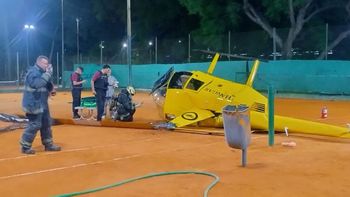 Accidente con heridos: un helicóptero privado se desplomó cayó sobre una cancha de tenis Accidente con heridos: un helicóptero privado se desplomó cayó sobre una cancha de tenis