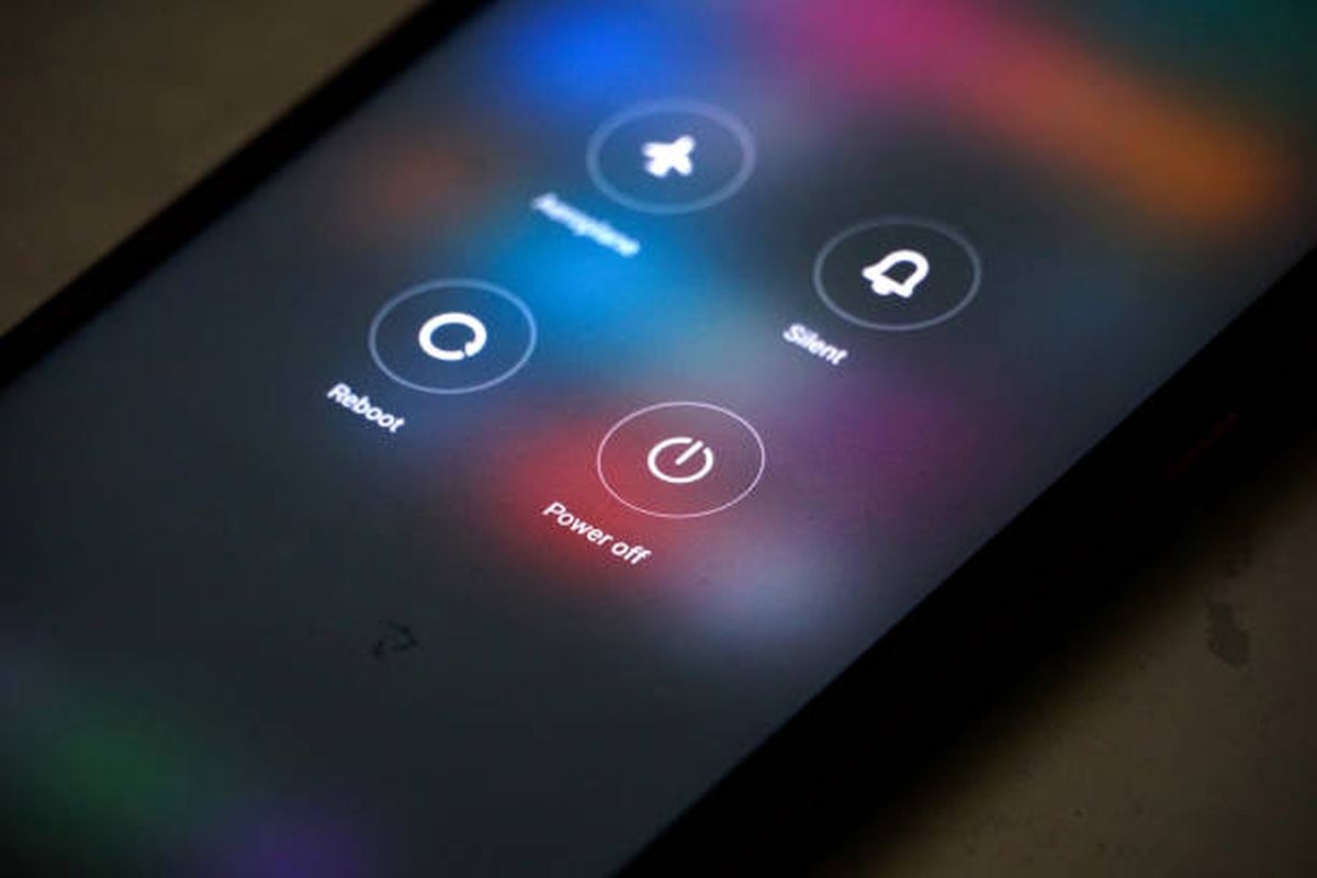 Conoce los beneficios de reiniciar tu teléfono. Conoce los beneficios de reiniciar tu teléfono.