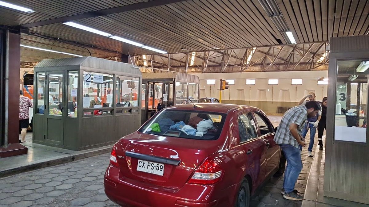 Pasaron a Argentina la mitad de personas que cruzaron a Chile y las esperas fueron como máximo de 90 minutos.