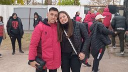 Misael Sosa con un doblete le dio el triunfo al Deportivo Maipú y lo festejó con su novia.