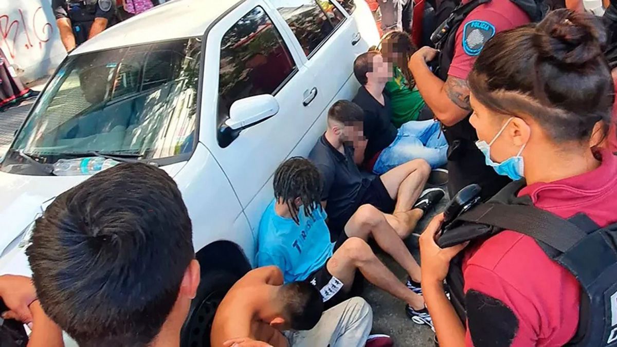 La chica que fue atacada por los seis jóvenes en el barrio de Palermo, que la abusaron y violaron, declaró ante la Justicia a pesar de continuar afectada&nbsp;