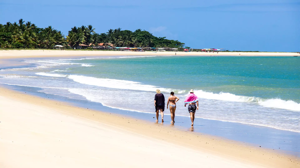 La playa de Ponta do Corumbau tiene arenas blancas y aguas turquesas. La playa de Ponta do Corumbau tiene arenas blancas y aguas turquesas.