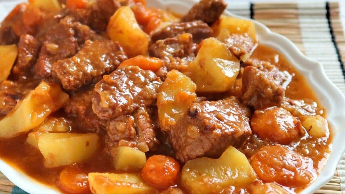 Cómo preparar estofado de carne en minutos, una de las recetas de la abuela. Cómo preparar estofado de carne en minutos, una de las recetas de la abuela.