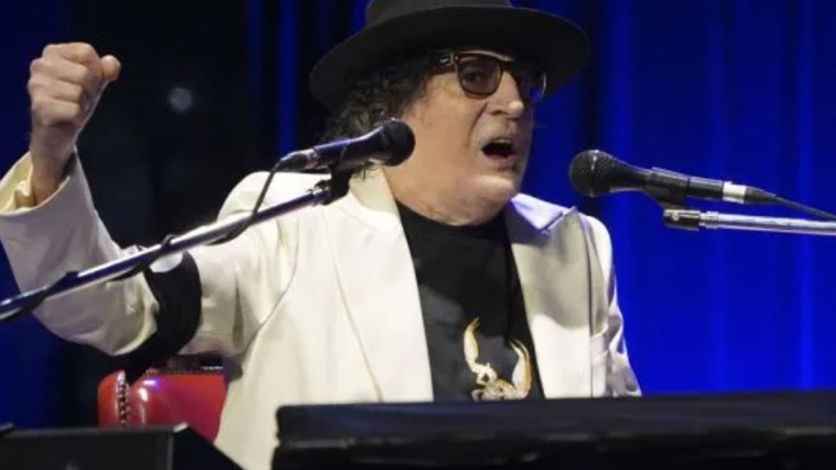 Charly García fue internado en un sanatorio porteño por precaución