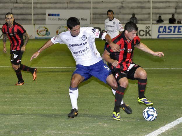 Independiente Rivadavia cayó ante Patronato sobre la hora