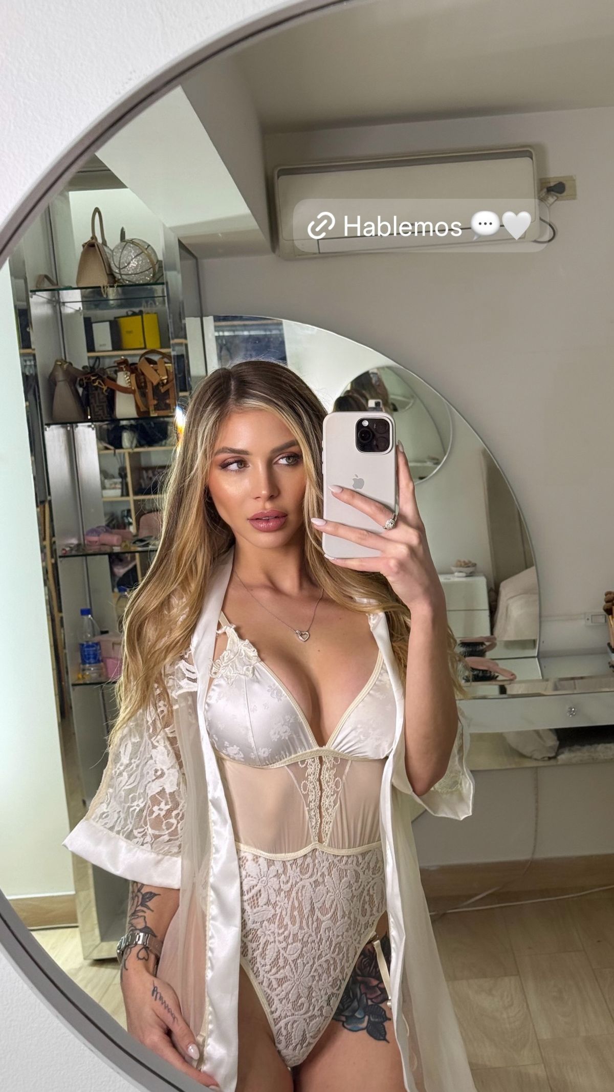 Romina Malaspina lució body ultra cavado de transparencias off-white y desafió la censura. Romina Malaspina lució body ultra cavado de transparencias off-white y desafió la censura.