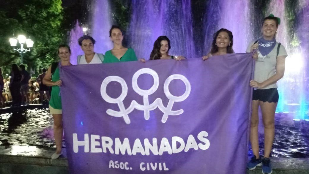 Hermanadas, la asociación que nació en la amistad y  lucha por la igualdad de género