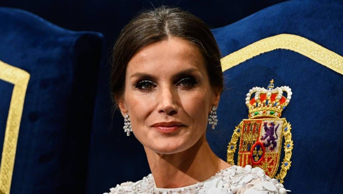 Reina Letizia: cuáles son las zapatillas Adidas preferidas para sus looks casuales