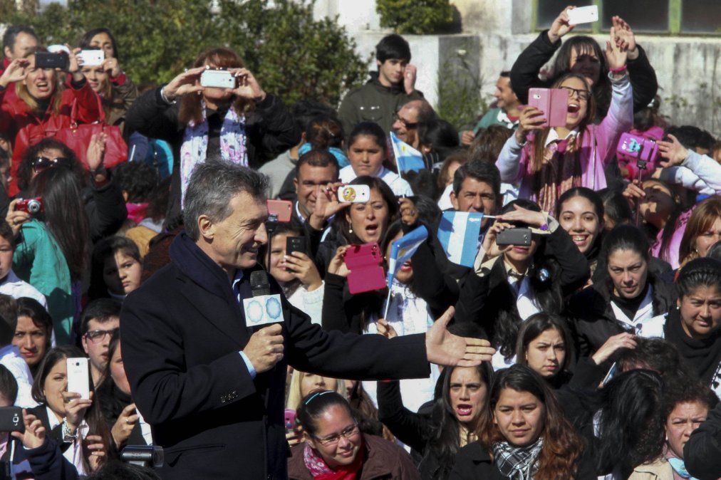 No ha sido fácil sincerar cinco años de estancamiento con una inflación abrumadora que contamina