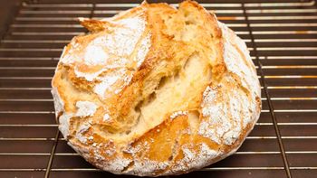Cómo hacer hogaza casera: la receta del pan de campo integral y sin gluten en pocos minutos Cómo hacer hogaza casera: la receta del pan de campo integral y sin gluten en pocos minutos