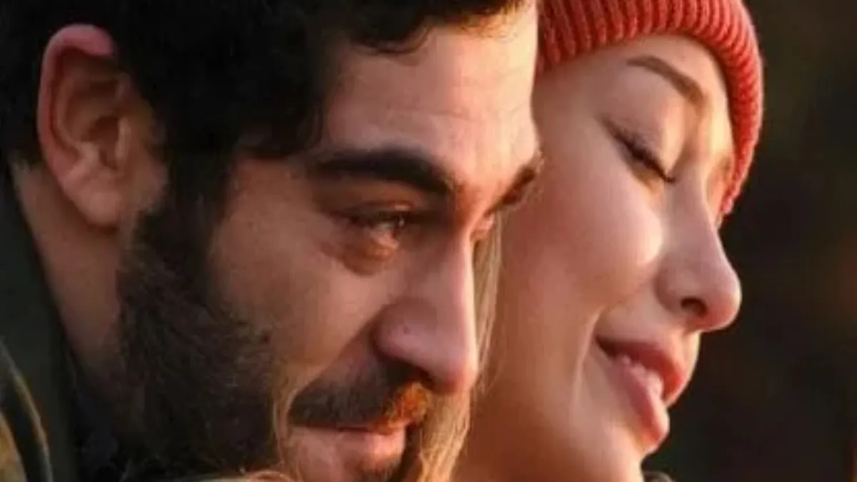 Burak Deniz y Dilan Cicek Deniz. Los dos actores principales de la película del momento de Netflix, Quédate. Burak Deniz y Dilan Cicek Deniz. Los dos actores principales de la película del momento de Netflix, Quédate. 