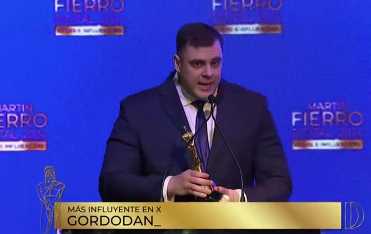 Gordo Dan. El influencer libertario ganó un Martín Fierro Digital y se lo dedicó al ex presidente Alberto Fernández, y al Foro de Periodismo Argentino FOPEA. Gordo Dan. El influencer libertario ganó un Martín Fierro Digital y se lo dedicó al ex presidente Alberto Fernández, y al Foro de Periodismo Argentino FOPEA.