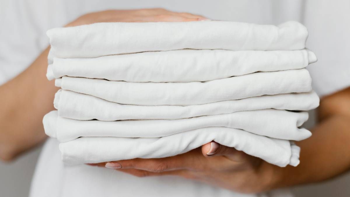 Truque de limpeza: como fazer seu próprio sabão em pó caseiro para lavar roupas brancas.