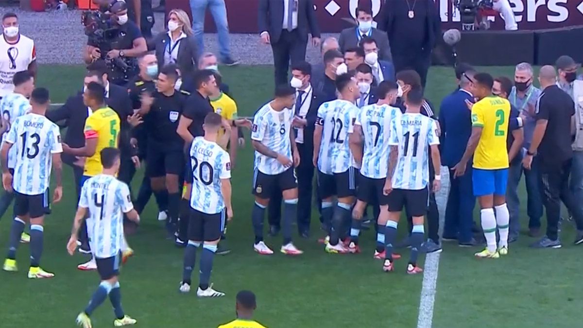 Argentina se retiró del estadio en el duelo ante Brasil