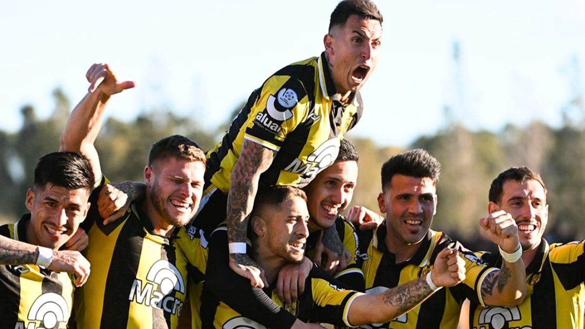 Deportivo Madryn es el primer finalista de la Primera Nacional. 