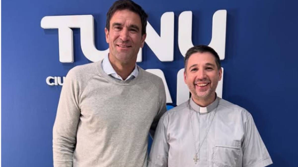 El intendente Emir Andraos aclaró que esta semana colocarán la nueva imagen de Cristo en el Manzano Histórico.