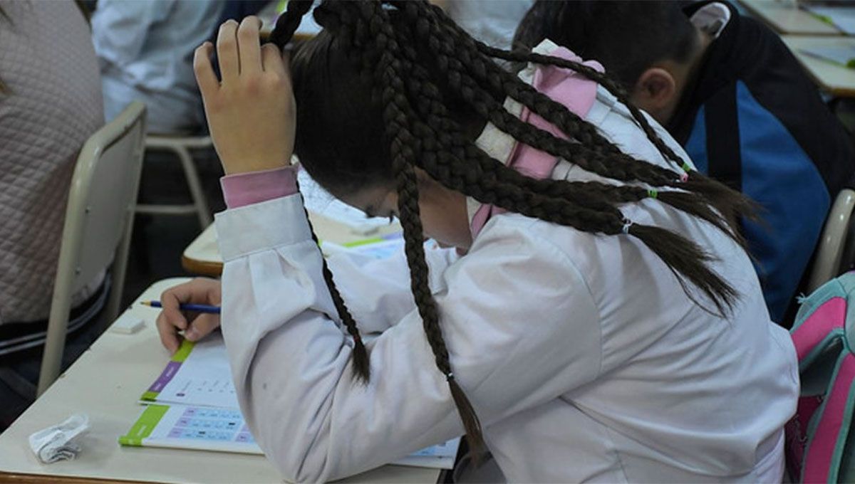 Las multas para padres por el ausentismo de sus hijos en la escuela están vigentes en Mendoza pero cada caso es estudiado en particular.
