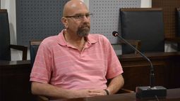 Luis Lobos cumple condena de 8 años en la cárcel por fraude (en dos casos) y enriquecimiento ilícito. La propiedad que estaba a su nombre fue rematada y el dinero pasó a cuentas de la DGE. Luis Lobos cumple condena de 8 años en la cárcel por fraude (en dos casos) y enriquecimiento ilícito. La propiedad que estaba a su nombre fue rematada y el dinero pasó a cuentas de la DGE.