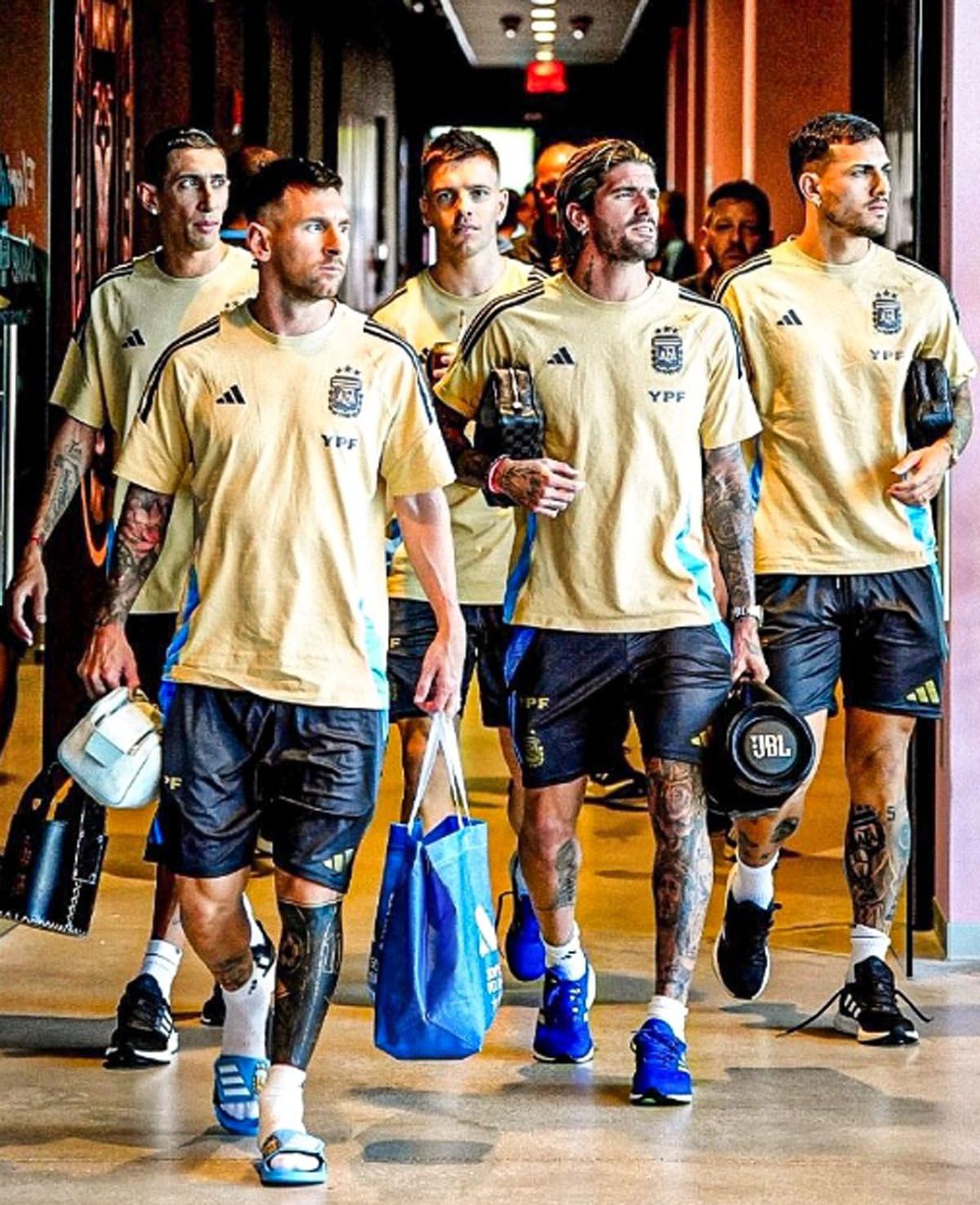 Lionel Messi encabeza a la Selección argentina en la previa de la Copa América. Lionel Messi encabeza a la Selección argentina en la previa de la Copa América.