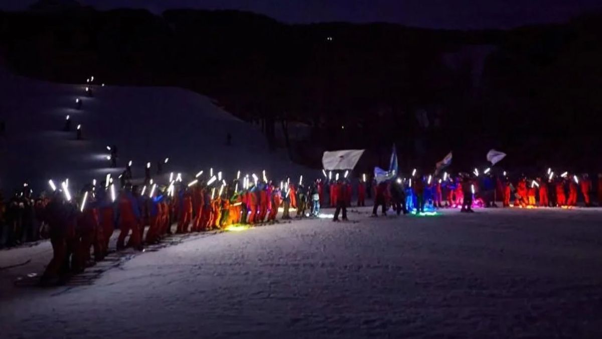 Impactante: así fue la bajada de antorchas en Ushuaia, la ciudad más austral del mundo