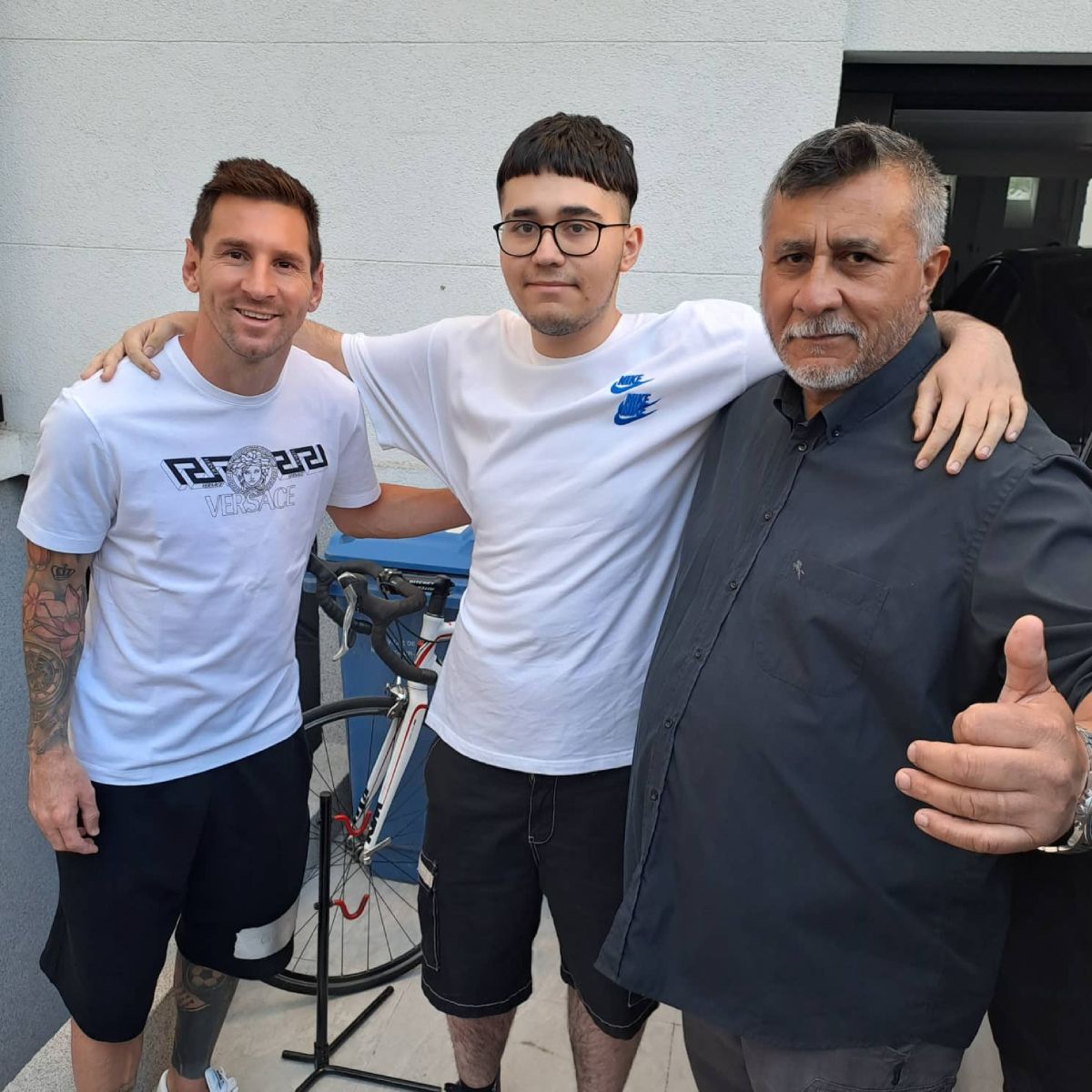 Lionel Messi recibió en su casa de París a Lautaro Gómez, que padece distrofia muscular Becker, y su papá Sergio, creador de la Fundación Solidaridad y Esperanza