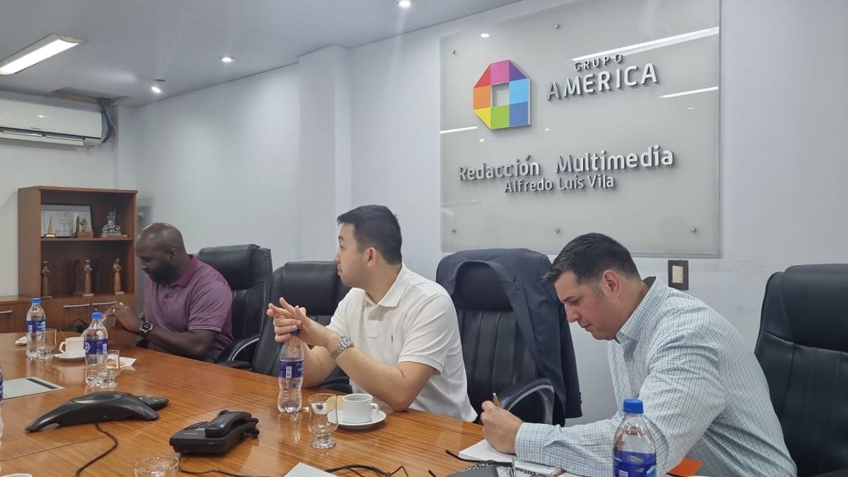 Los estudiantes de la Universidad de Virginia en Grupo América. Los estudiantes de la Universidad de Virginia en Grupo América.