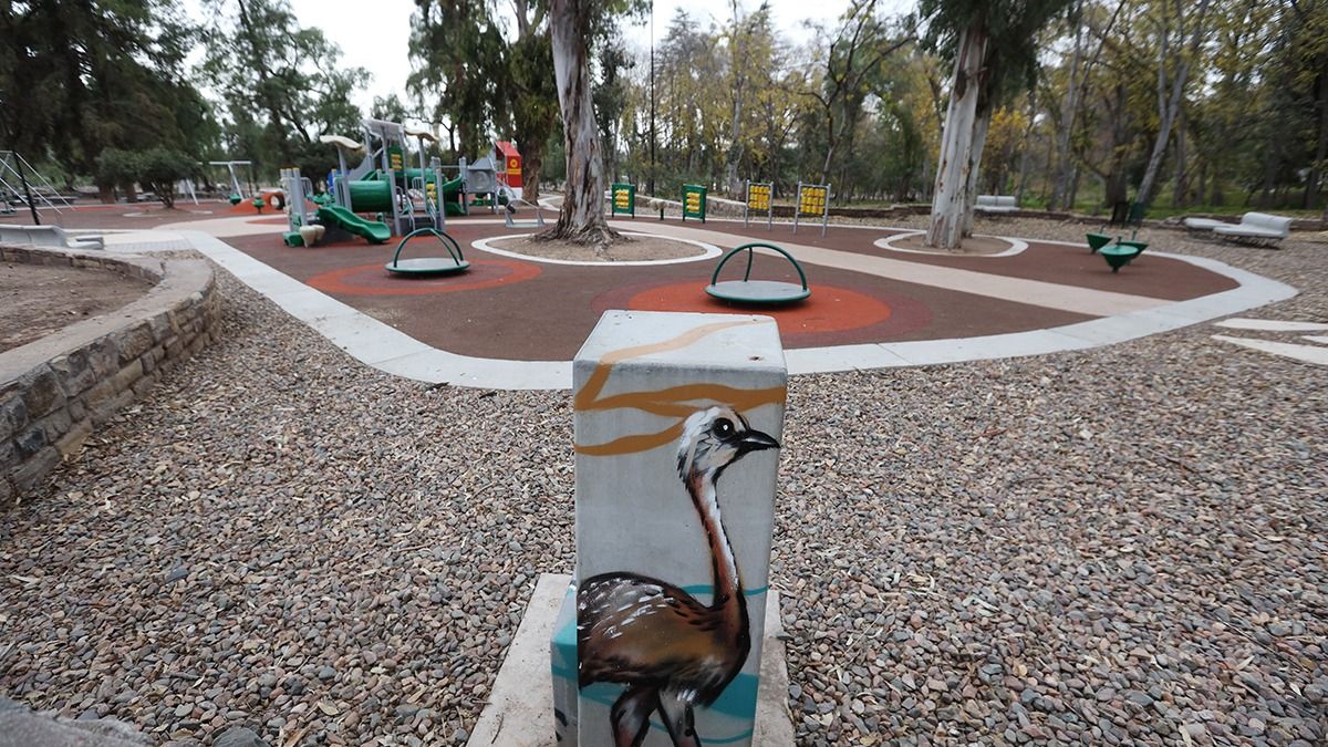 La nueva zona de juegos en donde se ubicaba la antigua plaza del ex Zoológico. La nueva zona de juegos en donde se ubicaba la antigua plaza del ex Zoológico.