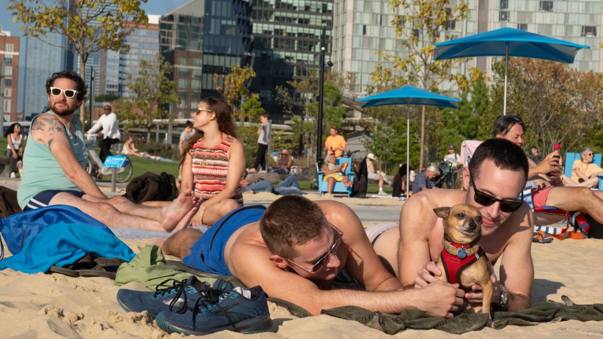 La primera playa publica que hay en Manhattan, New York