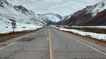 Ruta 7 transitable solo hasta Puente del Inca y con portación obligatoria de cadenas