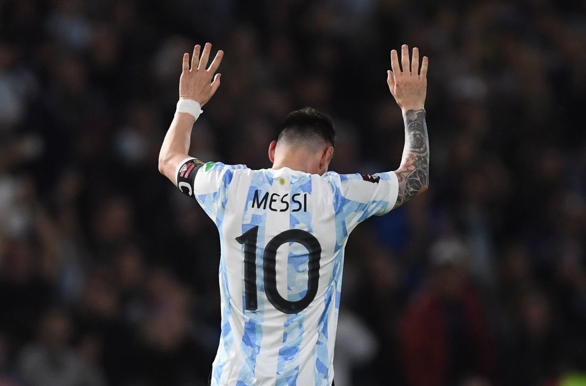Lionel Messi se fue ovacionado del que pudo haber sido su último partido en el país con la Selección Argentina