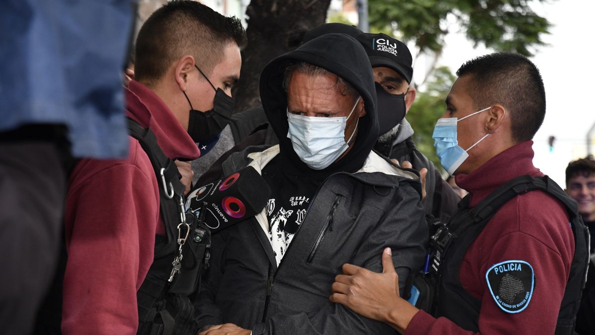 El empresario Roberto Patricelli, quien manejaba su automóvil alcoholizado por Palermo, provocó un grave accidente y mató a dos personas, seguirá detenido