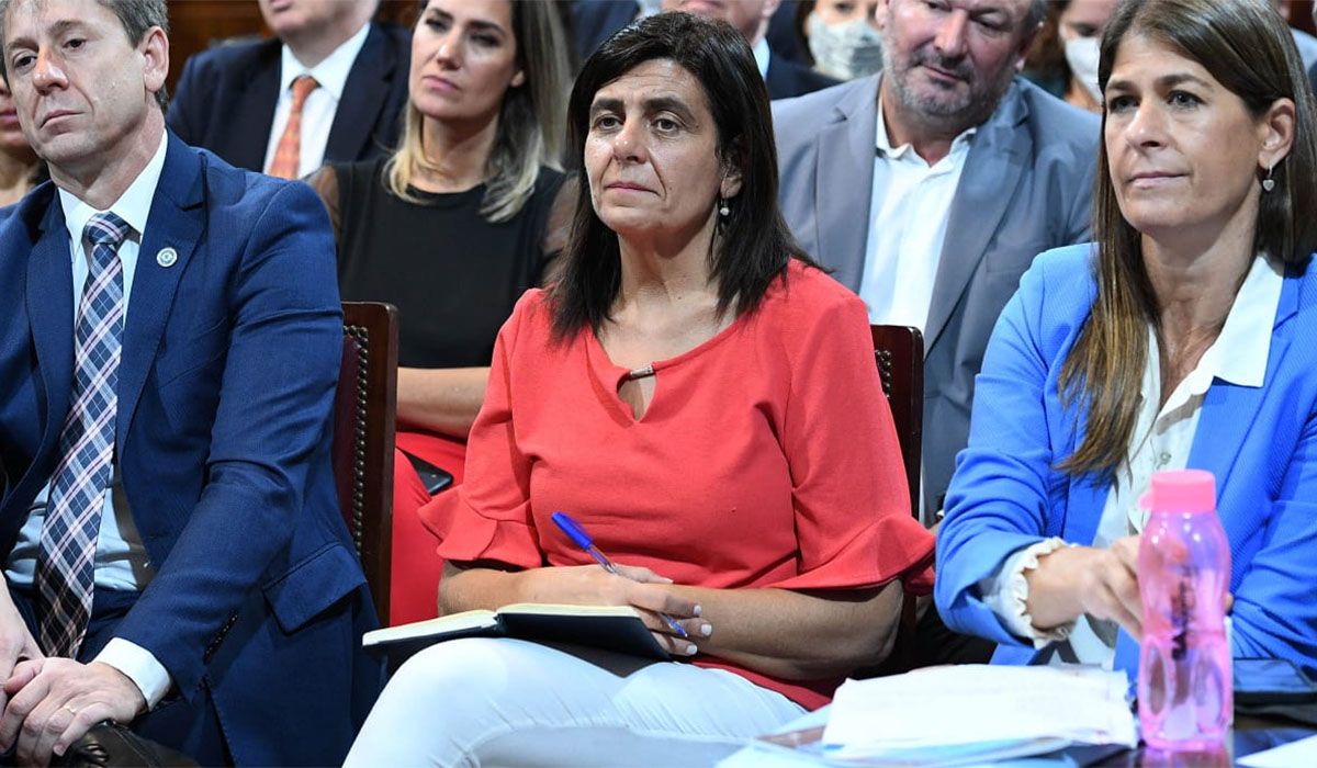 Mariana Juri destacó que la interna peronista se toma un descanso cuando se trata de procurar su impunidad.