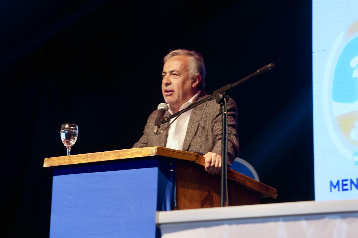 Alfredo Cornejo detalló las obras que el gobierno de la provincia está realizando en General Alvear, la única de las tres comunas sureñas que tiene un gobierno radical Alfredo Cornejo detalló las obras que el gobierno de la provincia está realizando en General Alvear, la única de las tres comunas sureñas que tiene un gobierno radical