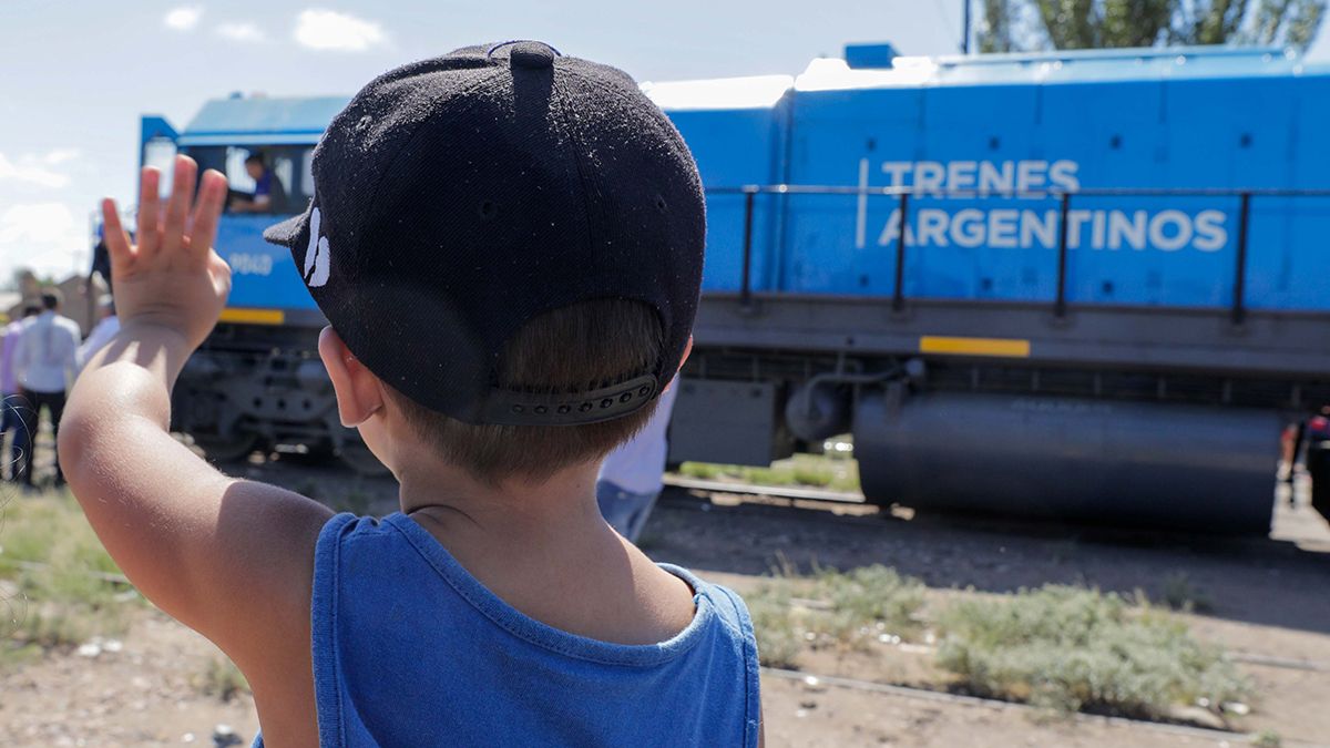 El tren de pasajeros de Mendoza a Buenos Aires comenzará sus viajes el 21 de abril.